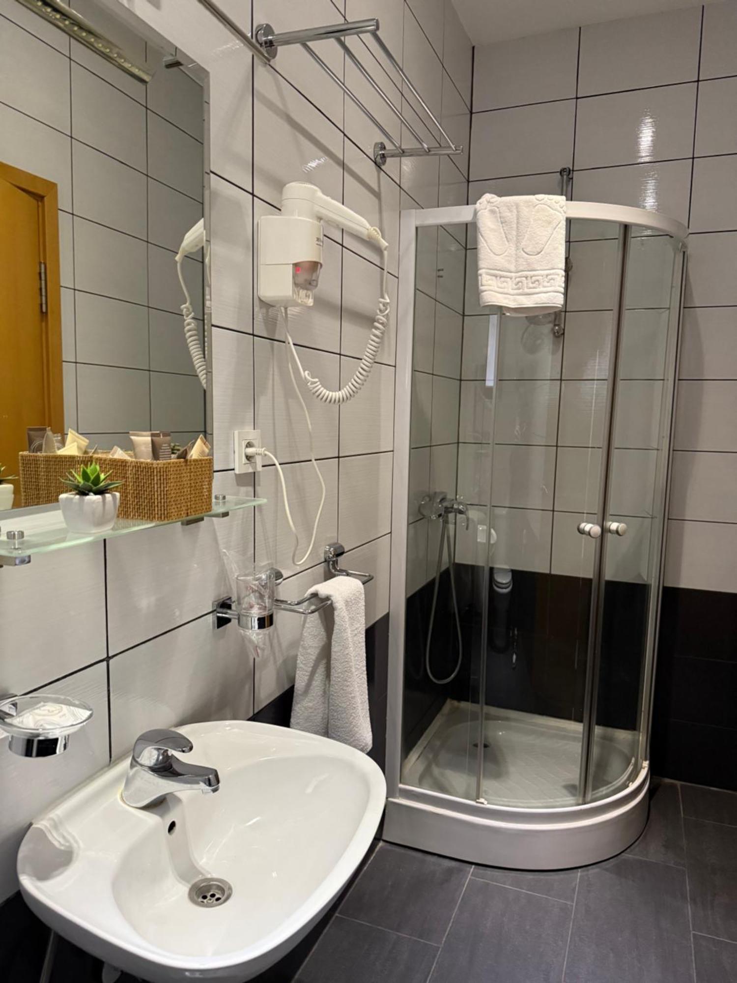 Deluxe Nortel Hotel سراييفو المظهر الخارجي الصورة